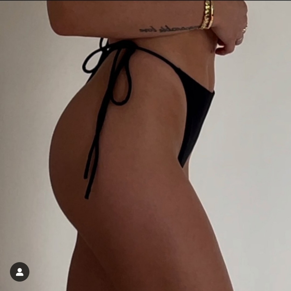 Momma Loves You The Delilah thong bottom noir